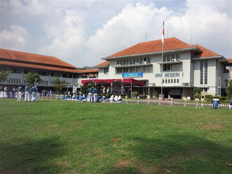 Sman 1 Semarang Sma Tertua Di Indonesia