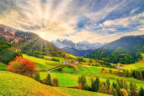 Papermoon Fototapete Santa Maddalena Berg Dorf Dolomiten Wiese Blumen