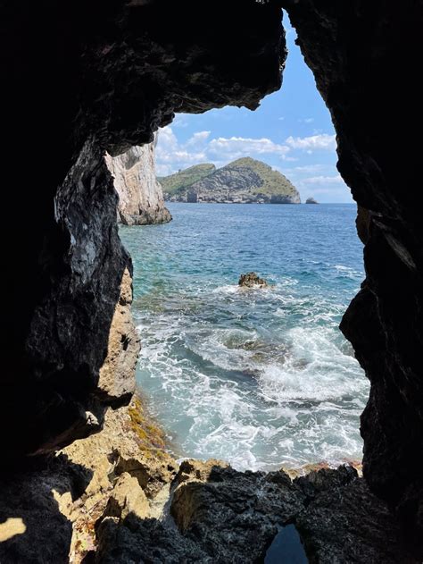 Hiking Punta Campanella to Grotta di Minerva-Sorrento Peninsula, Italy ...