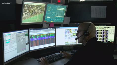 Whats It Like Inside A 911 Dispatch Center