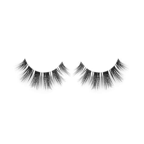 The 20 Best False-Eyelashes That Rival Lash Extensions | Who What Wear