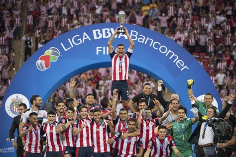 Chivas Vuelve A Tener Patrocinio En El Pecho Y Ahora Luce Caliente As