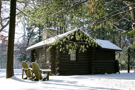 White Pines Lodge – Oregon, Illinois