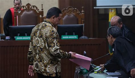 Jaksa Tuntut Achsanul Qosasi Tahun Penjara Dalam Kasus Bts G Foto