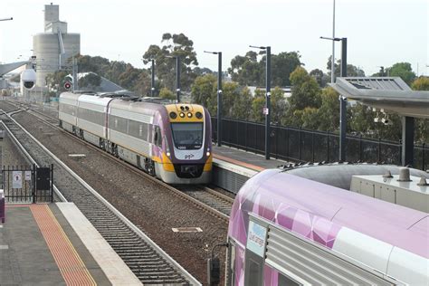 Vlocity Vl03 Passes Vlocity Vl64 At Sunshine Wongms Rail Gallery