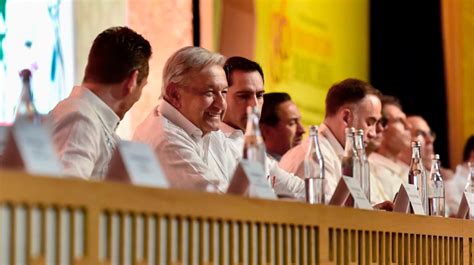 AMLO destapa a Mauricio Vila como candidato en la elección presidencial