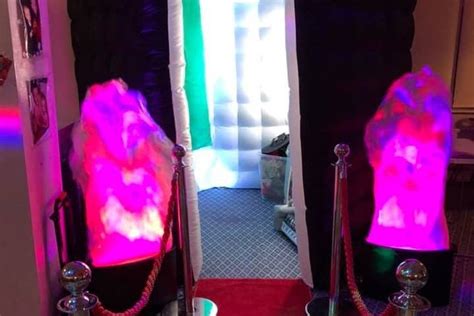 Elite Photo Booths Yorkshire In West Yorkshire Photo Booth Hitched