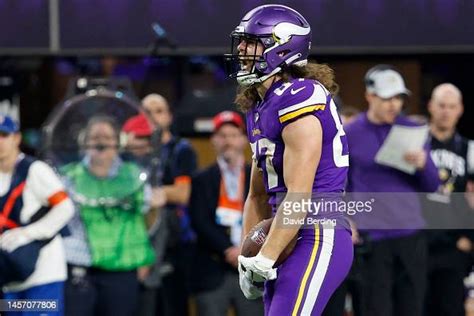 Tj Hockenson Of The Minnesota Vikings Reacts After A Play Against