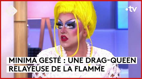 Minima Gesté première drag queen à porter la flamme olympique C à