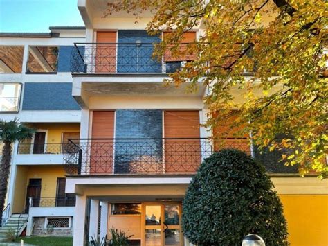 Vendita Appartamento Varese Trilocale In Via Vittoria Colonna 8 Primo