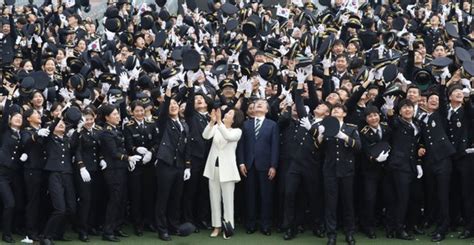 순직한 아빠의 뜻 이은 장녀 경찰관 됐다신임경찰 2762명 현장투입 네이트 뉴스