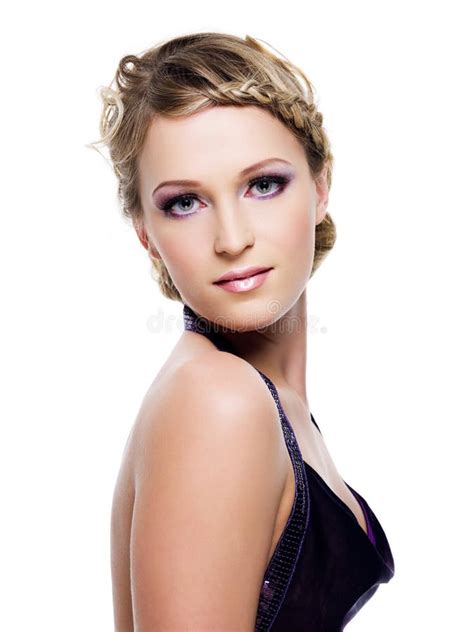 Portret Van Mooie Blonde Vrouw Stock Afbeelding Image Of Schoonheid Portret 13774941