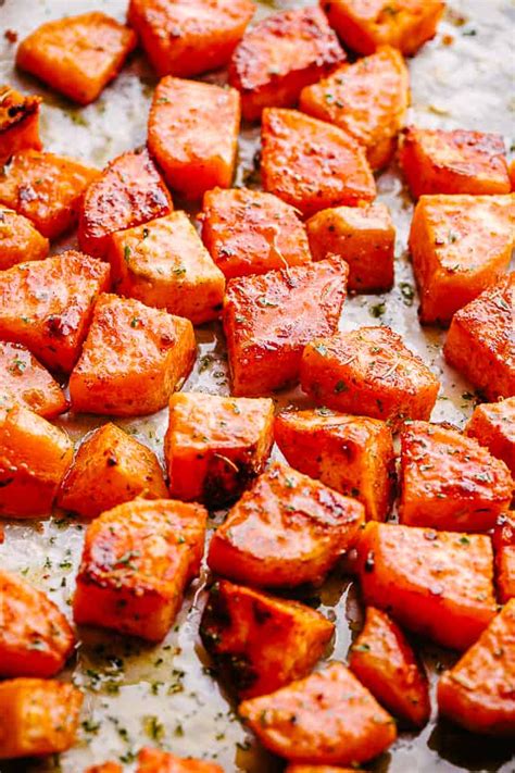 Need An Easy Side Dish Look No Further Than These Garlic Honey Roasted Sweet Potatoes T