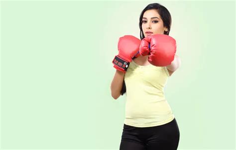 Обои girl hot sexy eyes smile beautiful figure model на телефон и рабочий стол раздел