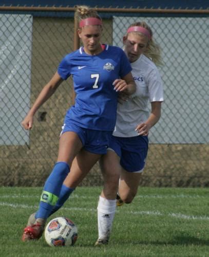 Lake Fenton Soccer Defeats Genesee Christian 4 1 Sports Coverage For