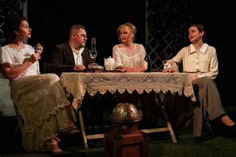 Sex noci svatojánské Městské divadlo Kolín