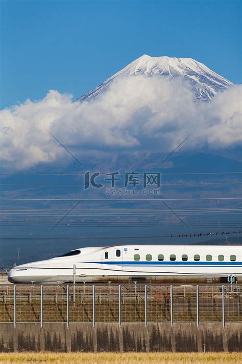 山富士和东海道新干线高清摄影大图 千库网