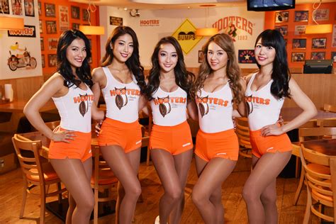 “アビスパ福岡 VS FC町田ゼルビア”の試合観戦！HOOTERS福岡店で11月4日にパブリックビューイング開催｜株式会社エッチジェーのプレスリリース
