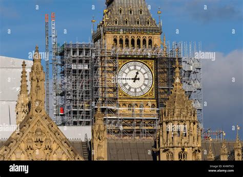 Elizabeth Tower Big Ben Et Le Palais De Westminster Couverts D