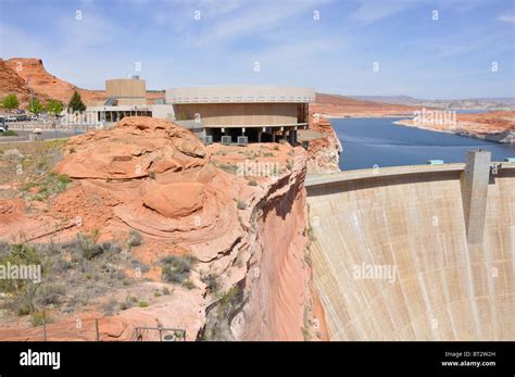 Glen Canyon dam and Visitor Center, Arizona, USA Stock Photo - Alamy