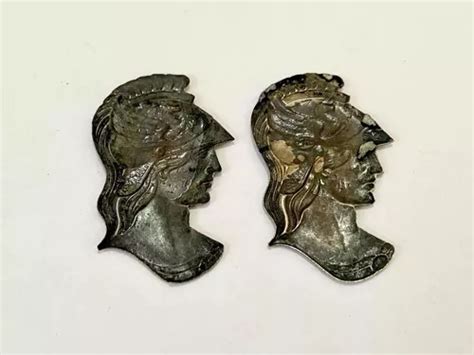 Antiga Medalha Condecora O Militar Soldado Romano Cor Prata