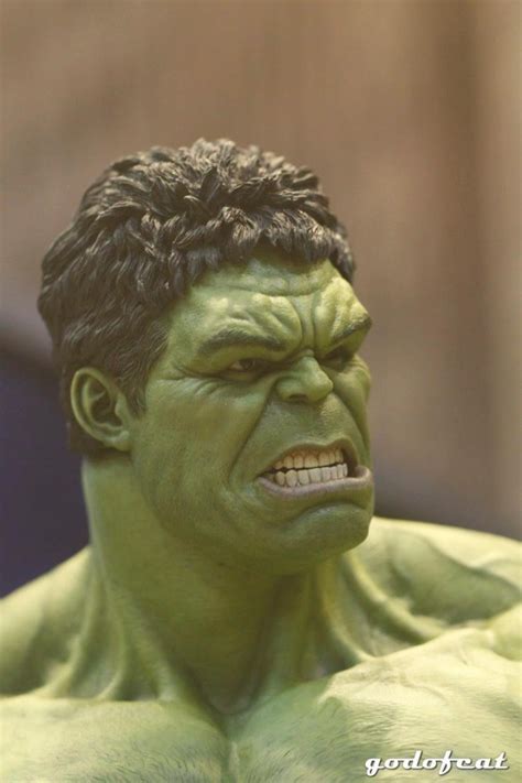 Impresionante Display De Los Vengadores De Hot Toys En El Ani