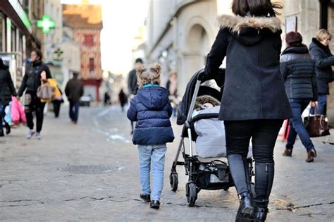 Une M Re Sur Cinq L Ve Seule Ses Enfants En Nouvelle Aquitaine