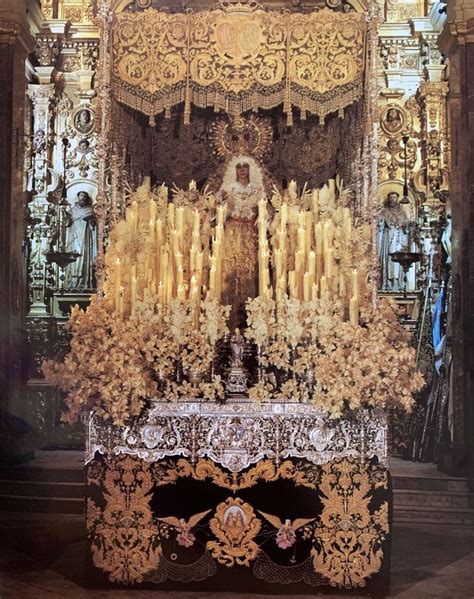 Esperanza De Triana Con Los Antiguos Faldones Bordados Fotos De