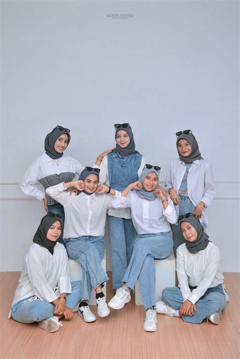 Foto Studio Bareng Besti Gaya Hijab Pemotretan Gaya