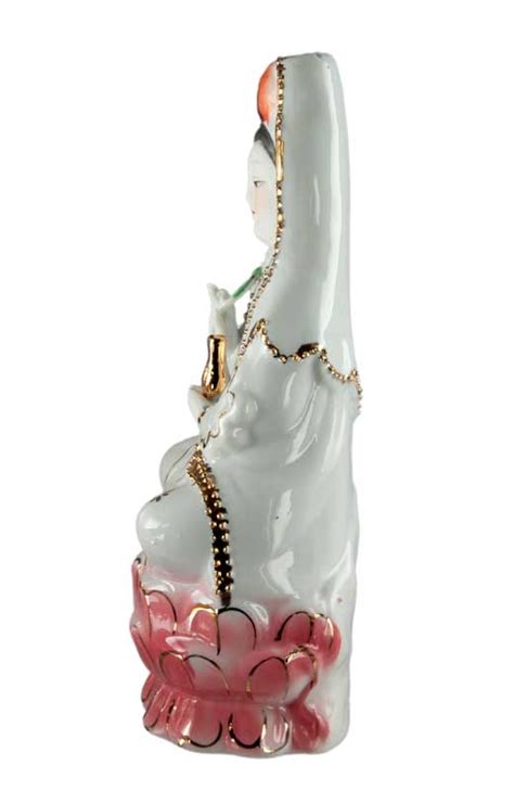 Statue Kuan Yin D Esse En Porcelaine Peterandclo