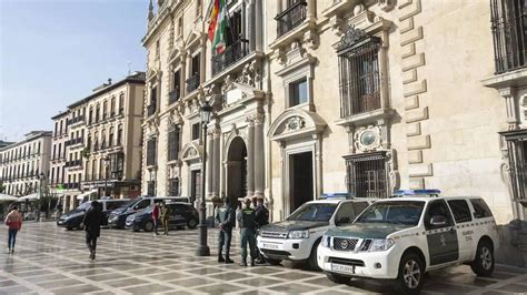 Tribunales En Granada Le Piden Seis A Os Por Quitarle Euros A