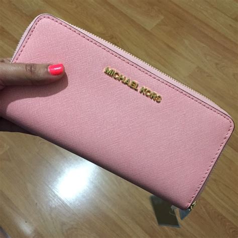 Hot Pink Michael Kors Purse And Wallet Investor | semashow.com