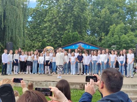 U Svetosavskom Parku Odr Ana Manifestacija Deca Su Ukras Sveta