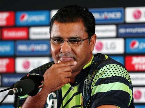 pakistan cricket players biography wallpapers waqar younis