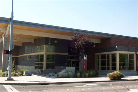 Redmond Library 10 Photos And 37 Reviews Libraries 15990 Ne 85th St