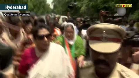 Telangana Congress Leader Renuka Chowdhury Holds Cop By Collar During