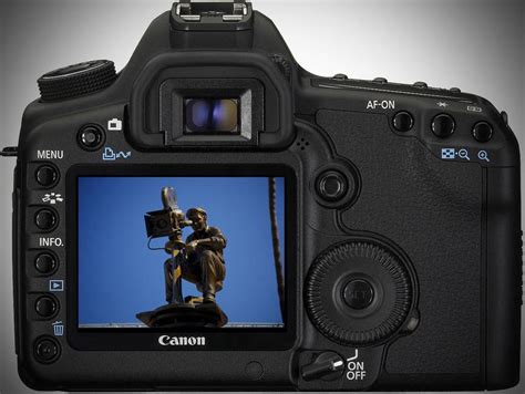 Vand Canon EOS 5D Mark II - Aparat foto second-hand in perfecta stare.