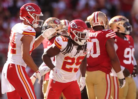 Chiefs injury news, status updates for Week 8 game vs Raiders