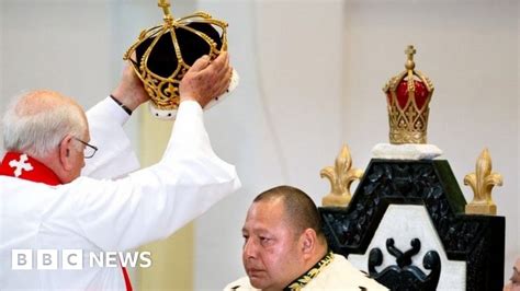 Tonga King Tupou Vi Formally Crowned Bbc News