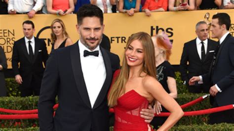 Sofia Vergara Flashes Engagement Ring at SAG Awards - Pic