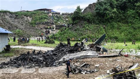 Aereo Si Schianta In Nepal Durante Il Decollo Morti Nell Incendio