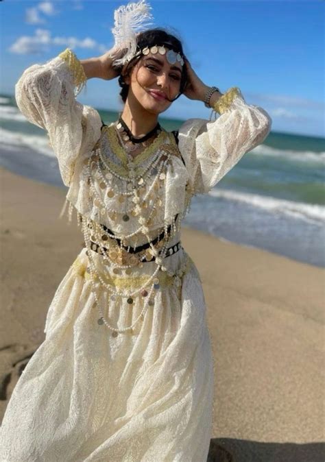 Robe Naili 🇩🇿🤍 in 2024 | Traditional outfits, Traditional dresses, Clothes