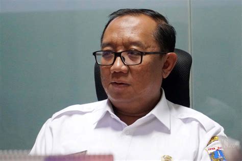 Kepala Dinas Lingkungan Hidup DKI Jakarta Asep Kuswanto Foto 1