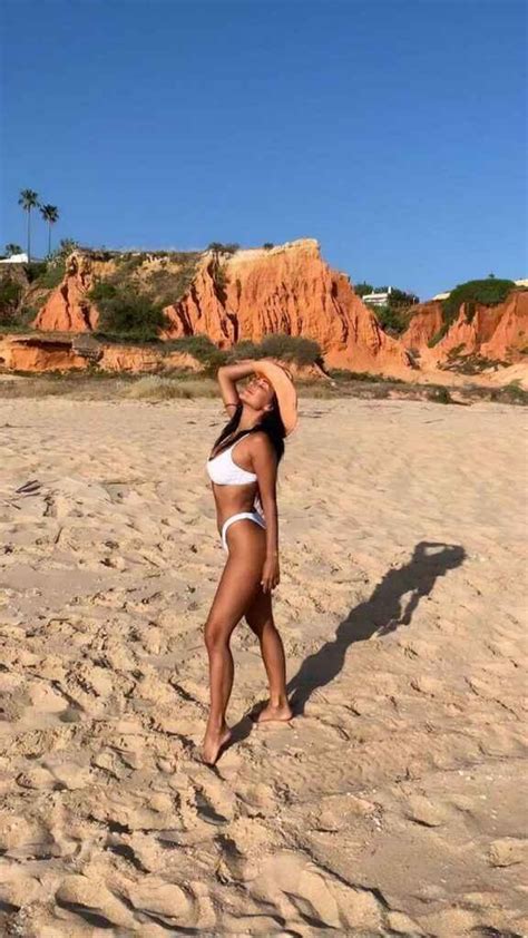 Nicole Scherzinger En Bikini Blanc Olympine