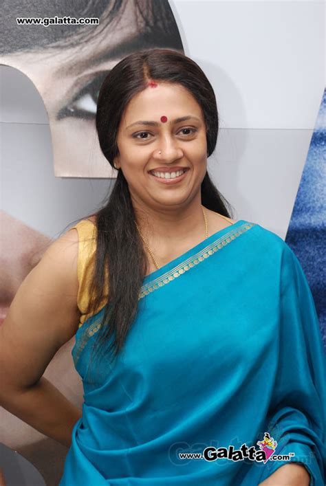 Tollywood Aunties And Actresses Hot Unknown Aunty At A Premier Show