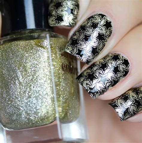 30 Gorgeous Black And Gold Nail Designs for 2022 - Stylinggo