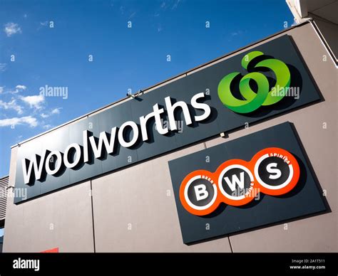 Woolworths Logo Hi Res Stock Photography And Images Alamy