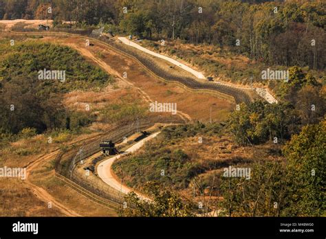 La Zona Desmilitarizada De Corea O DMZ Que Separa Corea Del Norte Y