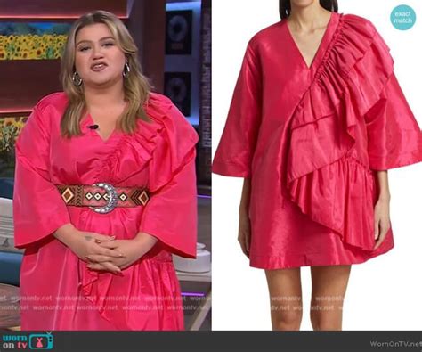 Kelly’s pink ruffle dress on The Kelly Clarkson Show | Pink ruffle ...