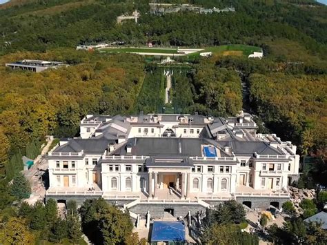 Where Does Putin Live? The Homes of the Russian President - Archute